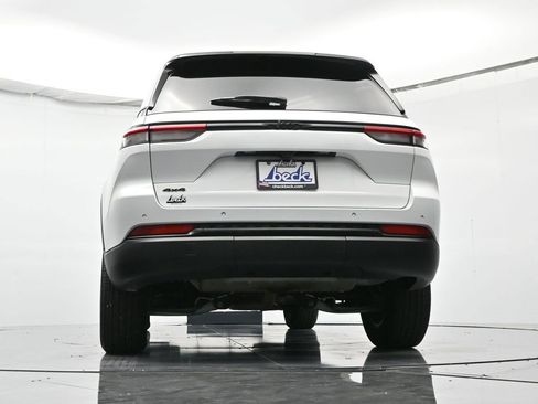 Certified 2024 Jeep Grand Cherokee Altitude image 50