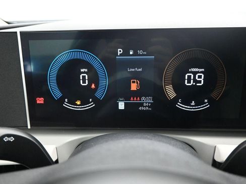 New 2025 Hyundai Tucson SEL image 12