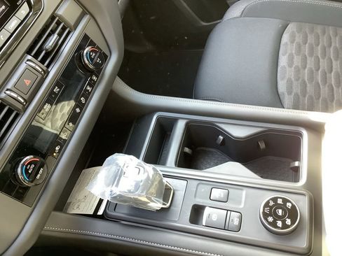 New 2025 Nissan Pathfinder S image 28