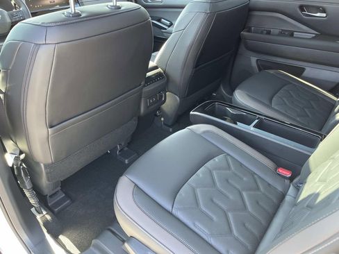 New 2026 Nissan Pathfinder Platinum AWD/4WD image 20