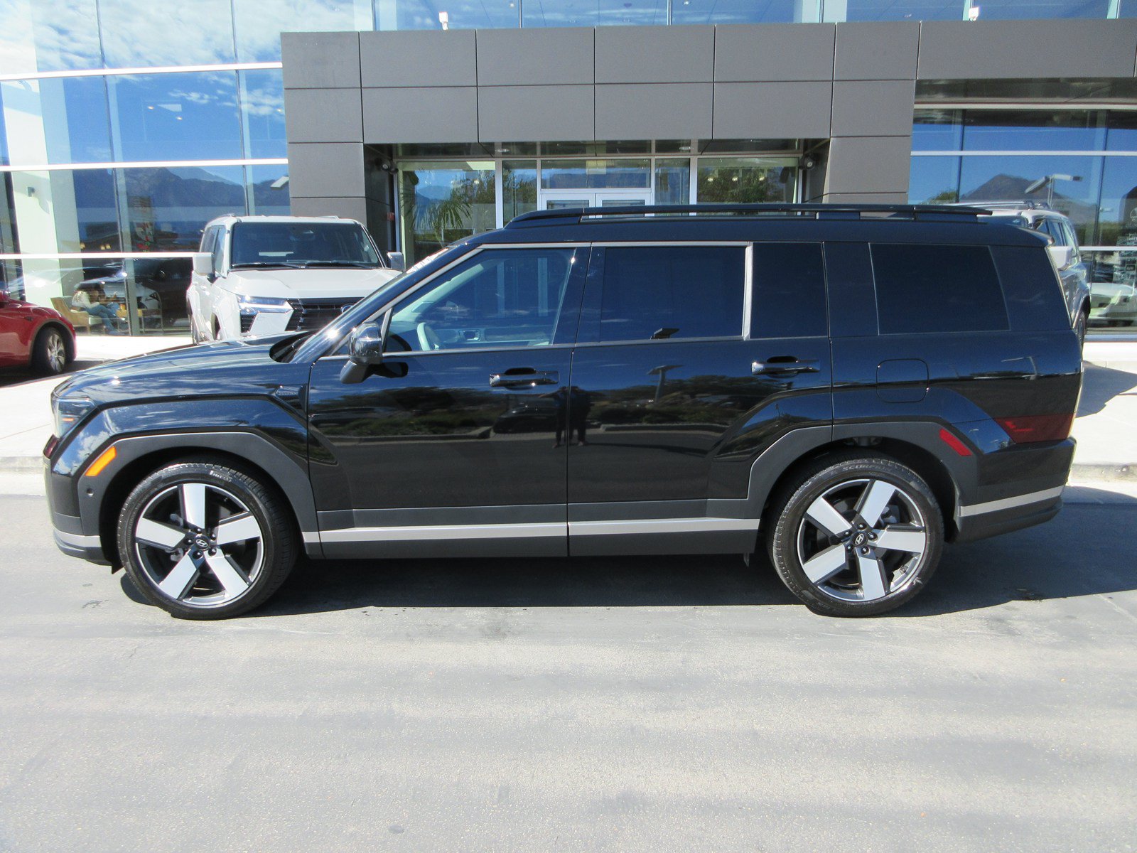 Used 2024 Hyundai Santa Fe Limited AWD/4WD image 4