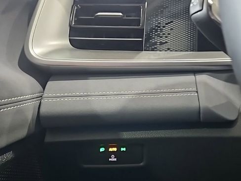 New 2026 Volkswagen Tiguan SE image 35