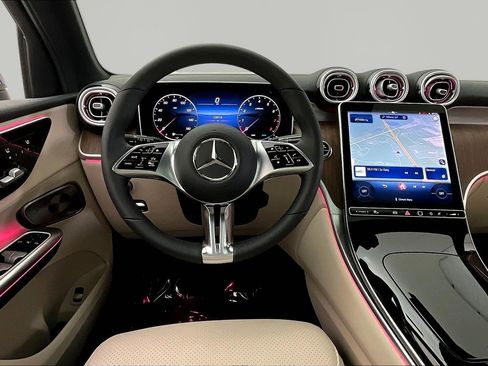 Used 2026 Mercedes-Benz GLC 300 4MATIC image 8
