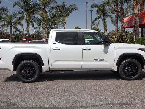 Used 2024 Toyota Tundra Limited AWD/4WD image 11