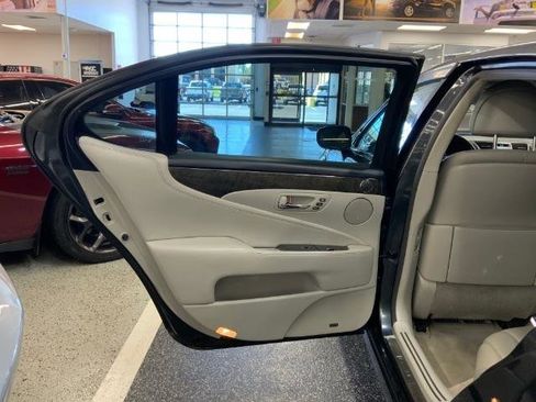 Used 2008 Lexus LS 460 L image 34