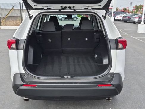 Used 2025 Toyota RAV4 XLE FWD image 10