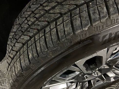 Used 2024 GMC Yukon XL Denali Ultimate image 47