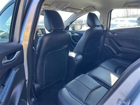 Used 2018 MAZDA MAZDA3 Touring image 16