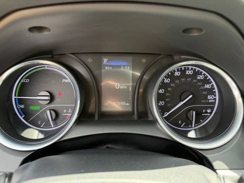 Used 2020 Toyota Camry SE FWD image 19