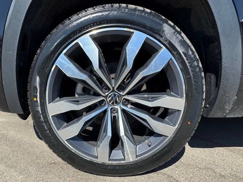 Used 2023 Volkswagen Atlas SEL Premium AWD/4WD image 12