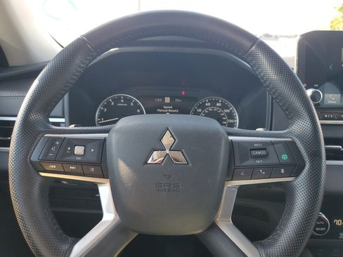 Used 2024 Mitsubishi Outlander SE image 24