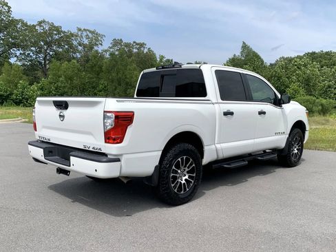 Used 2022 Nissan Titan SV w/ Accessory Utility Package image 7