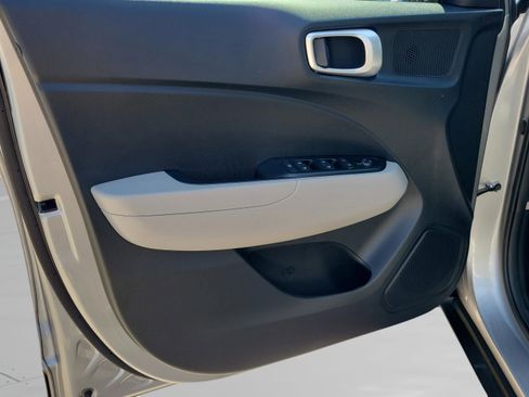 Certified 2023 Hyundai Venue SEL image 16