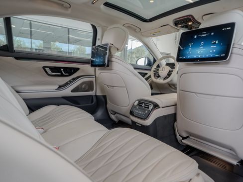 Used 2025 Mercedes-Benz S 63 AMG S image 28