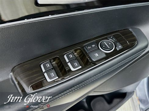 Used 2020 Kia Sorento LX image 21