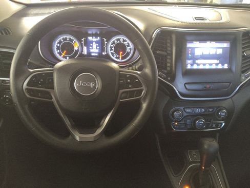 Used 2019 Jeep Cherokee Latitude w/ Popular Appearance Group image 22