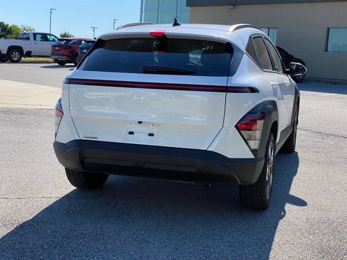 Used 2025 Hyundai Kona SEL FWD image 7