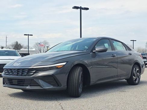 New 2026 Hyundai Elantra Limited FWD image 12
