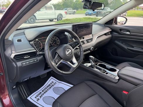 Used 2024 Nissan Altima 2.5 SV w/ SV Premium Package FWD image 14