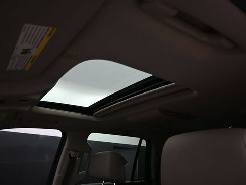 Used 2019 Chevrolet Tahoe Premier AWD/4WD image 13