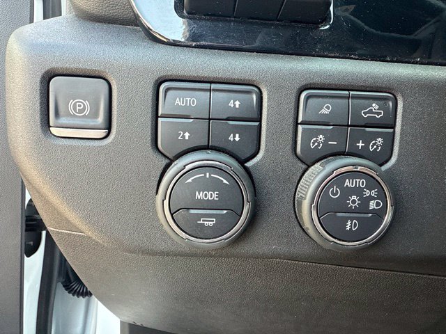 Used 2025 Chevrolet Silverado 3500 High Country w/ High Country Premium Package AWD/4WD image 32