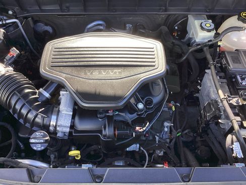 Used 2018 GMC Acadia SLT image 32