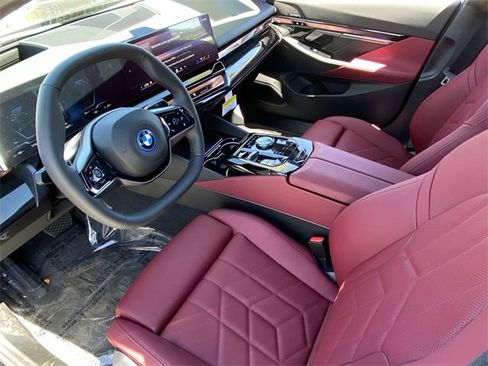 New 2026 BMW i5 eDrive40 image 18