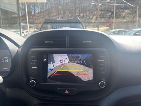 Used 2025 Kia Soul LX w/ LX Technology Package image 22