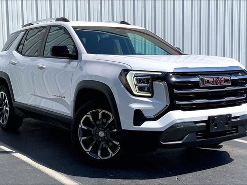 Used 2025 GMC Terrain Elevation w/ Elevation Premium Package FWD image 32
