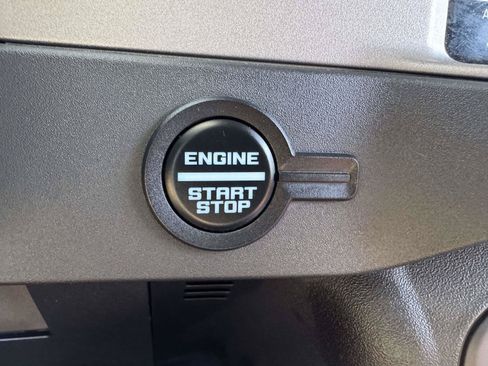Used 2025 Ford Bronco Outer Banks AWD/4WD image 34