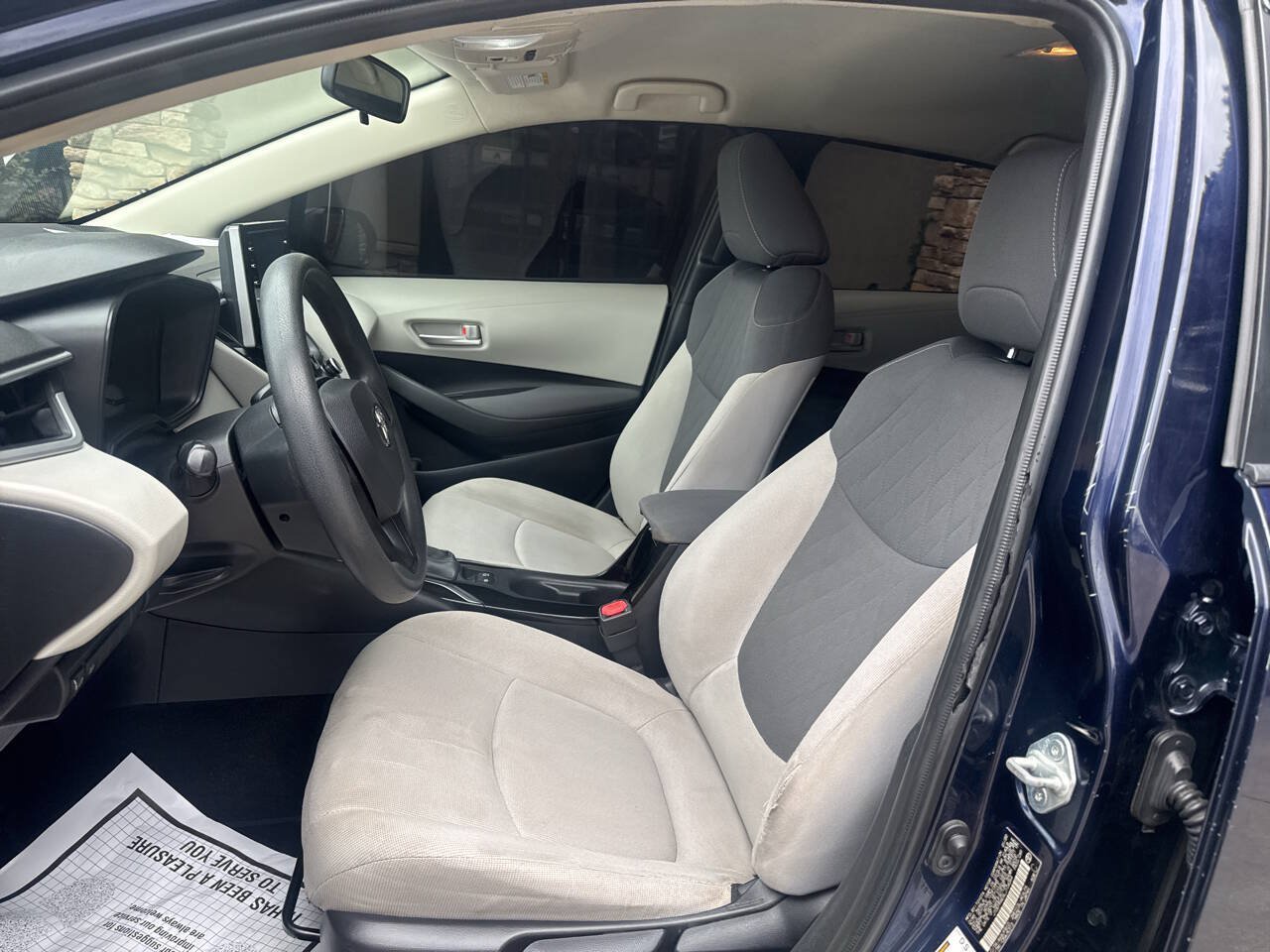 Used 2020 Toyota Corolla LE FWD image 9