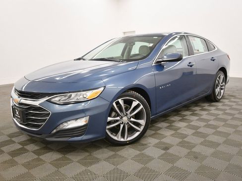 Used 2024 Chevrolet Malibu LT image 2
