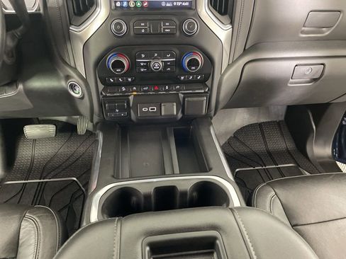 Used 2020 Chevrolet Silverado 1500 LTZ w/ LTZ Convenience Package AWD/4WD image 18