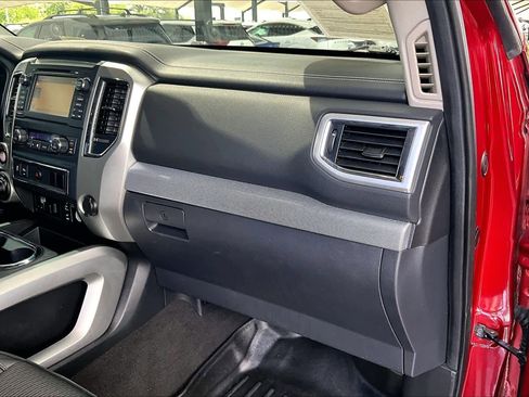 Used 2016 Nissan Titan PRO-4X AWD/4WD image 18