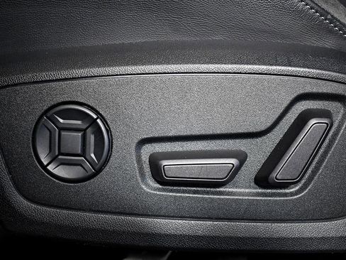 Used 2021 Audi Q3 2.0T Premium Plus w/ Premium Plus Package image 18