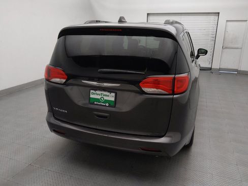 Used 2021 Chrysler Voyager Lxi FWD image 7