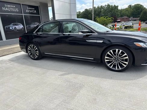 Used 2019 Lincoln Continental Select w/ Continental Climate Package AWD/4WD image 27