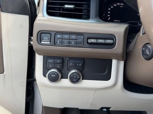Used 2022 GMC Yukon Denali AWD/4WD image 21
