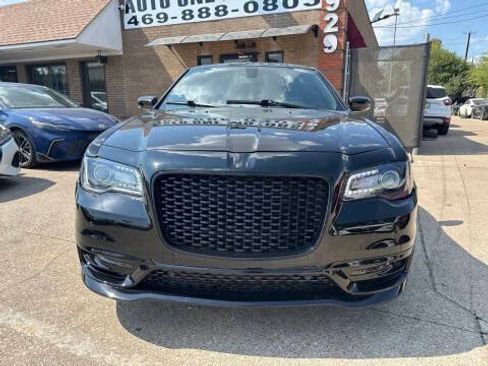 Used 2022 Chrysler 300 S RWD image 2