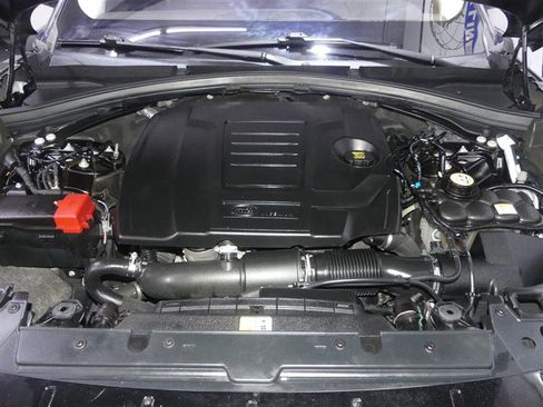 Used 2018 Land Rover Range Rover Velar S image 12