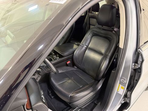 Used 2023 Lincoln Aviator Reserve image 10