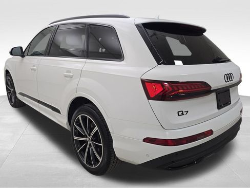 Used 2022 Audi Q7 3.0T Premium Plus w/ Premium Plus Package AWD/4WD image 7