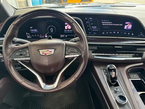 Certified 2022 Cadillac Escalade ESV Sport Platinum AWD/4WD image 16