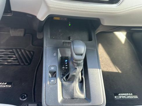 Used 2026 Toyota Corolla Cross LE image 13
