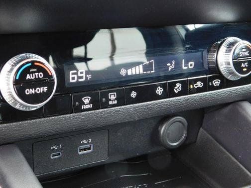 Used 2024 Mitsubishi Outlander ES AWD/4WD image 19
