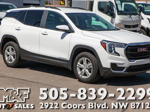 Used 2023 GMC Terrain SLE w/ Driver Convenience Package image 1