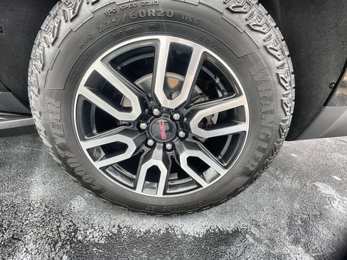 Used 2024 GMC Yukon AT4 AWD/4WD image 34