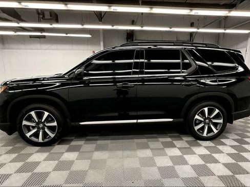 Used 2025 Honda Pilot Touring image 15