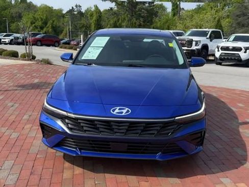 Used 2024 Hyundai Elantra SEL w/ Convenience Package FWD image 6