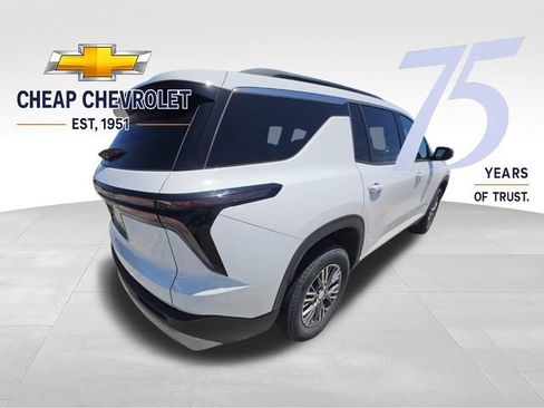 Used 2025 Chevrolet Traverse LT FWD image 5